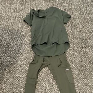 Figs legging scrub set